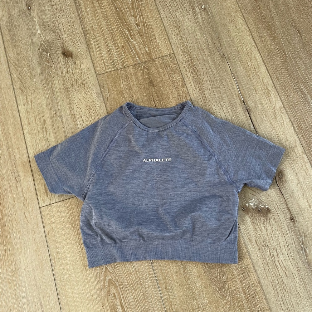 Alphalete Crop Top